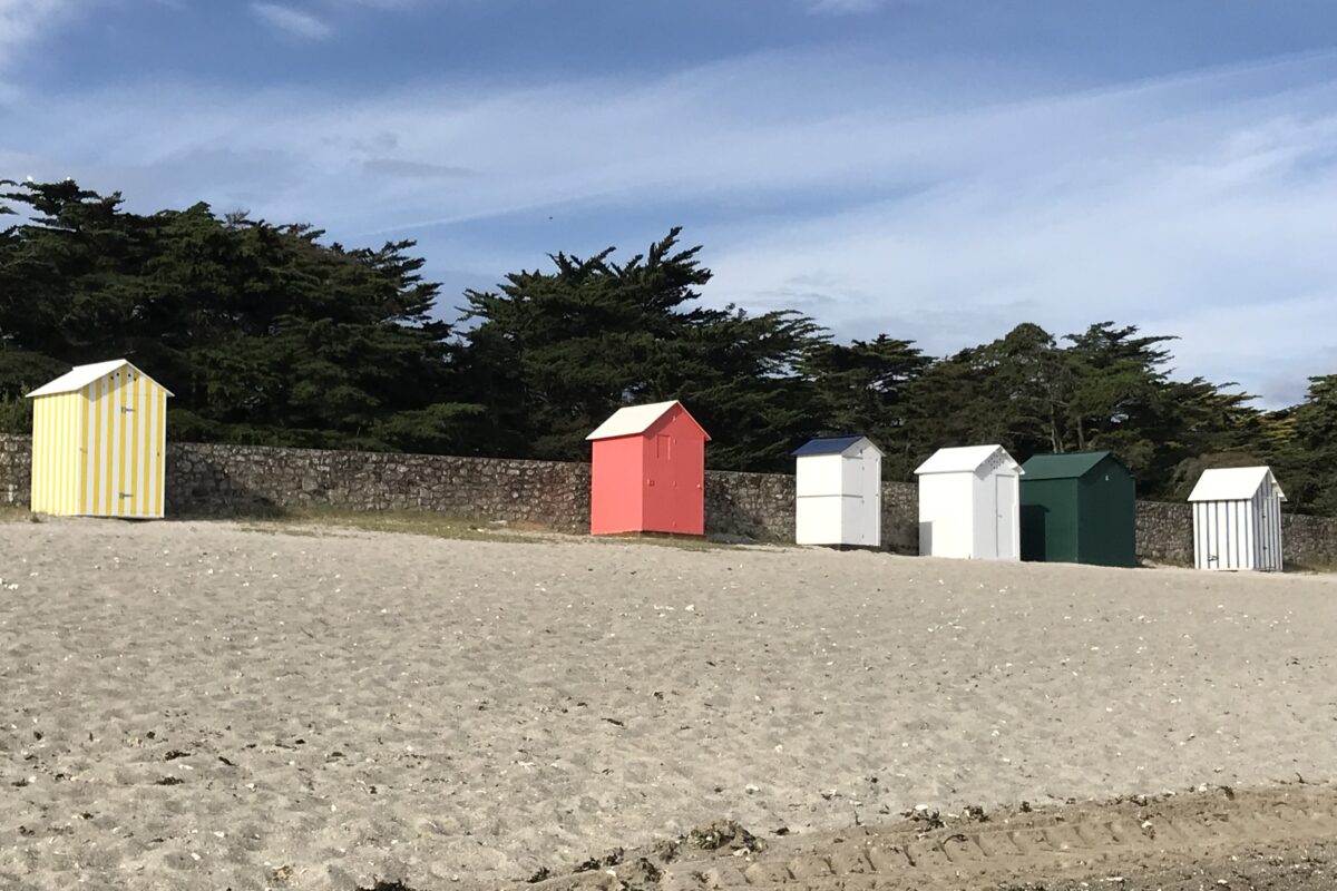 les cabanes de plage colorées le croisic 
