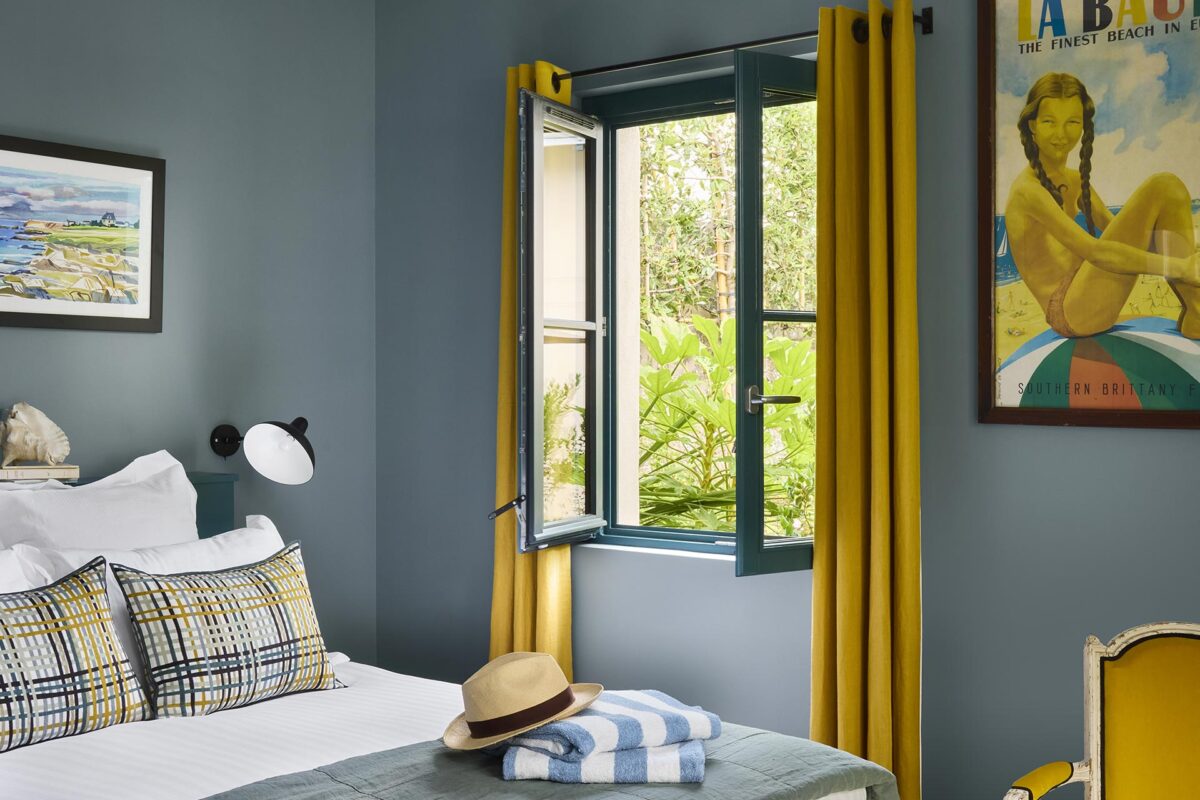 La chambre les sables menus de la maison d'hôtes au Croisic La Baule - lit queen size