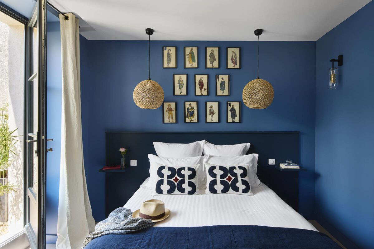 la chambre saint goustan et son lit queen size de la maison d'hôtes au croisic la baule guerande 